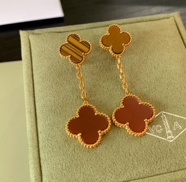 Van Cleef & Arpels. Magic Alhambra earrings, 2 motifs