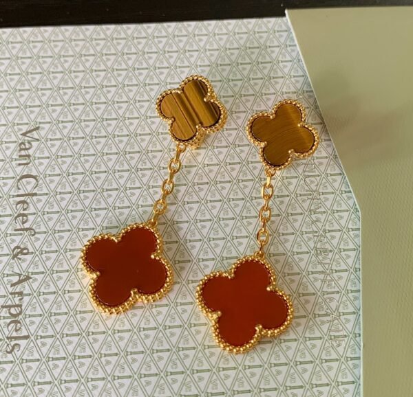 Van Cleef & Arpels. Magic Alhambra earrings, 2 motifs