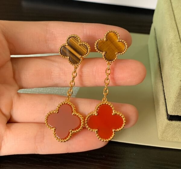 Van Cleef & Arpels. Magic Alhambra earrings, 2 motifs