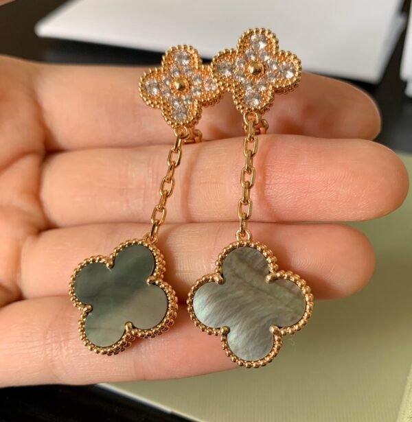 Van Cleef & Arpels. Magic Alhambra earrings, 2 motifs
