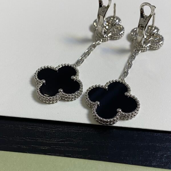 Van Cleef & Arpels. Magic Alhambra earrings. 2 motifs