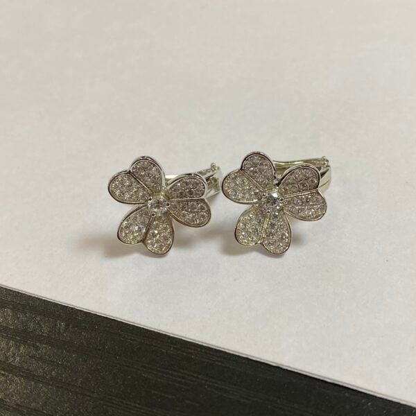 Van Cleef & Arpels. Frivole earrings, small model