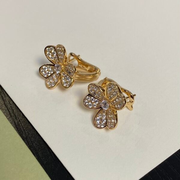 Van Cleef & Arpels. Frivole earrings, small model