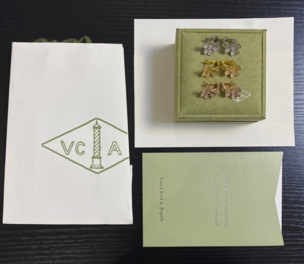 Van Cleef & Arpels. Frivole earrings, small model