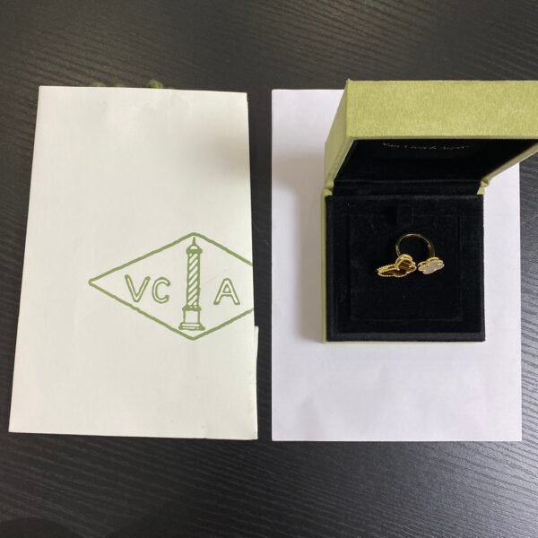 Van Cleef & Arpels. Lucky Alhambra Between the Finger ring