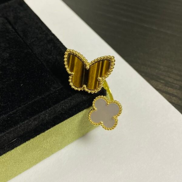 Van Cleef & Arpels. Lucky Alhambra Between the Finger ring