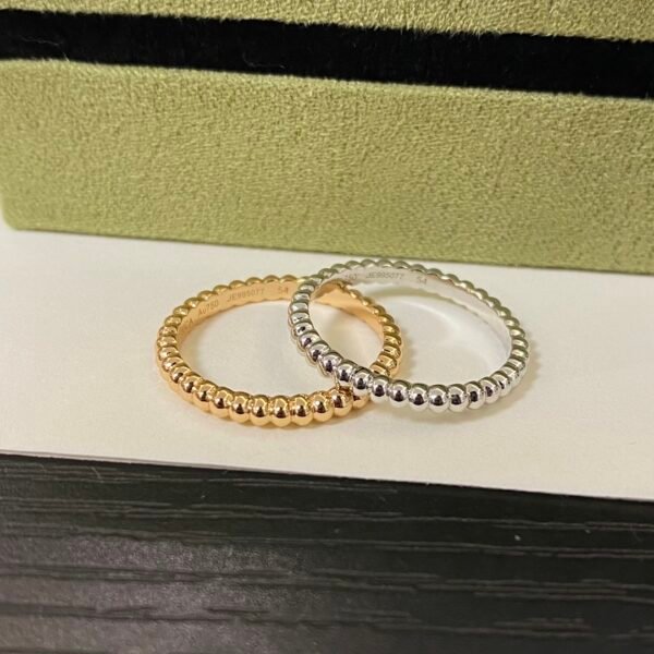 Van Cleef & Arples. Perlée pearls of gold ring, small model