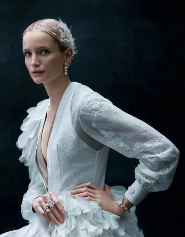 Van Cleef & Arpels. Folie des Prés earrings