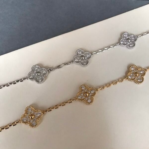 Van Cleef & Arpels. Vintage Alhambra bracelet. 5 motifs