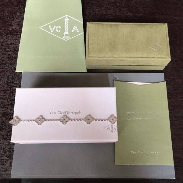 Van Cleef & Arpels. Vintage Alhambra bracelet. 5 motifs