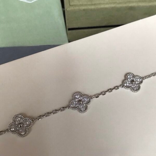 Van Cleef & Arpels. Vintage Alhambra bracelet. 5 motifs