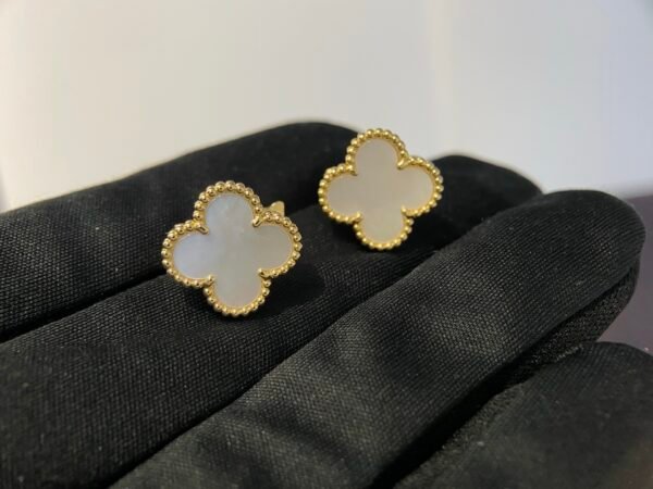 Van Cleef & Arpels. Vintage Alhambra earrings