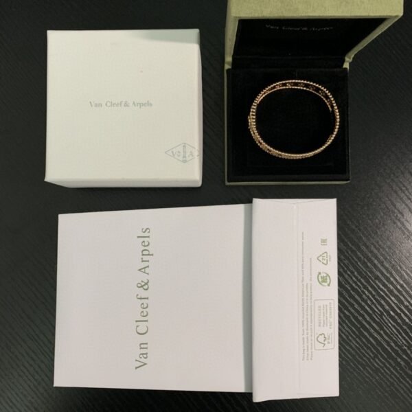 Van Cleef & Arpels. Perlée clovers bracelet, medium model