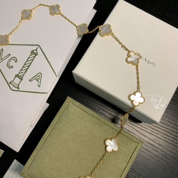 Van Cleef & Arpels. Vintage Alhambra long necklace, 20 motifs