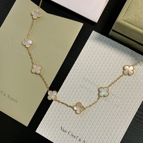 Van Cleef & Arpels. Vintage Alhambra long necklace, 20 motifs