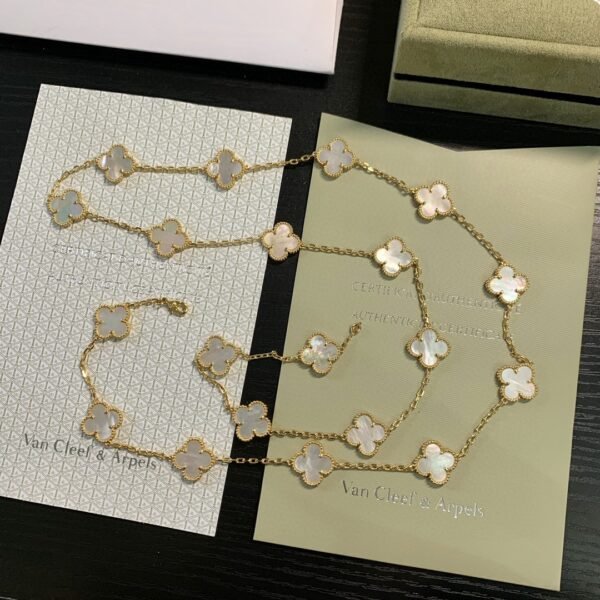 Van Cleef & Arpels. Vintage Alhambra long necklace, 20 motifs