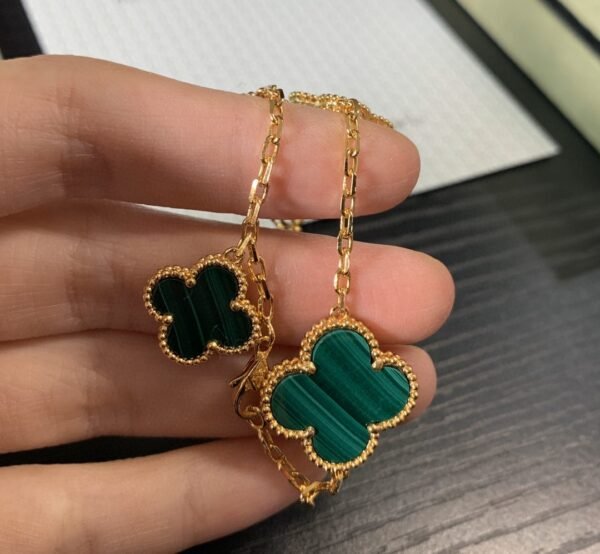 Van Cleef & Arpels. Magic Alhambra bracelet, 5 motifs