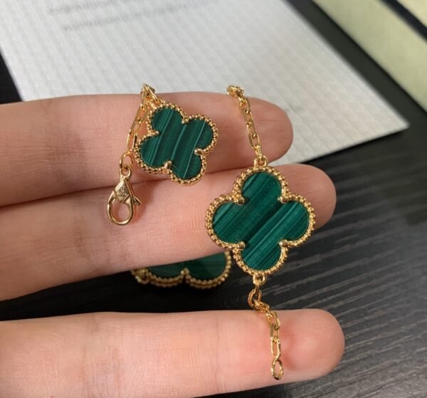 Van Cleef & Arpels. Magic Alhambra bracelet, 5 motifs