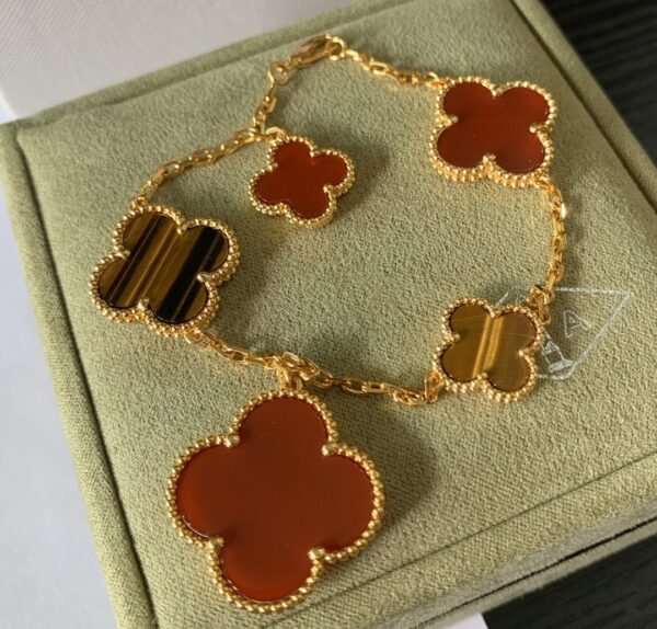 Van Cleef & Arpels. Magic Alhambra bracelet, 5 motifs