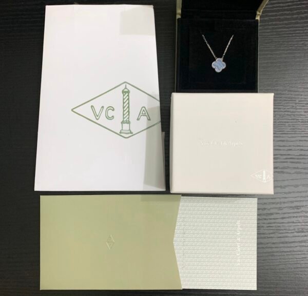 Van Cleef & Arpels. Vintage Alhambra pendant (Chalcedony)