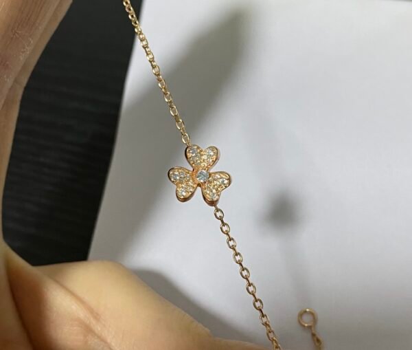 Van Cleef & Arpels. Frivole bracelet, mini model