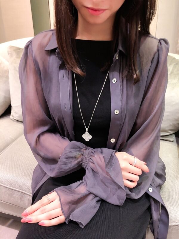 Van Cleef & Arpels. Magic Alhambra long necklace, 1 motif