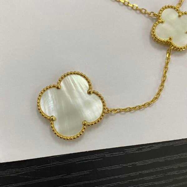 Van Cleef & Arpels. Magic Alhambra necklace, 6 motifs