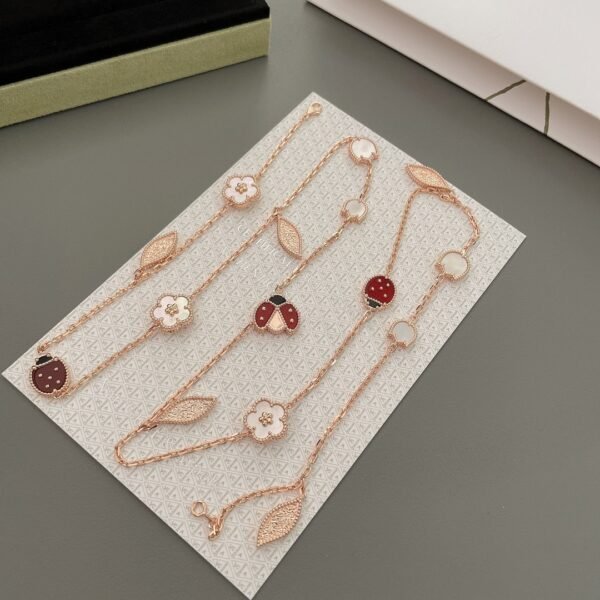 Van Cleef & Arpels. Lucky Spring long necklace, 15 motifs
