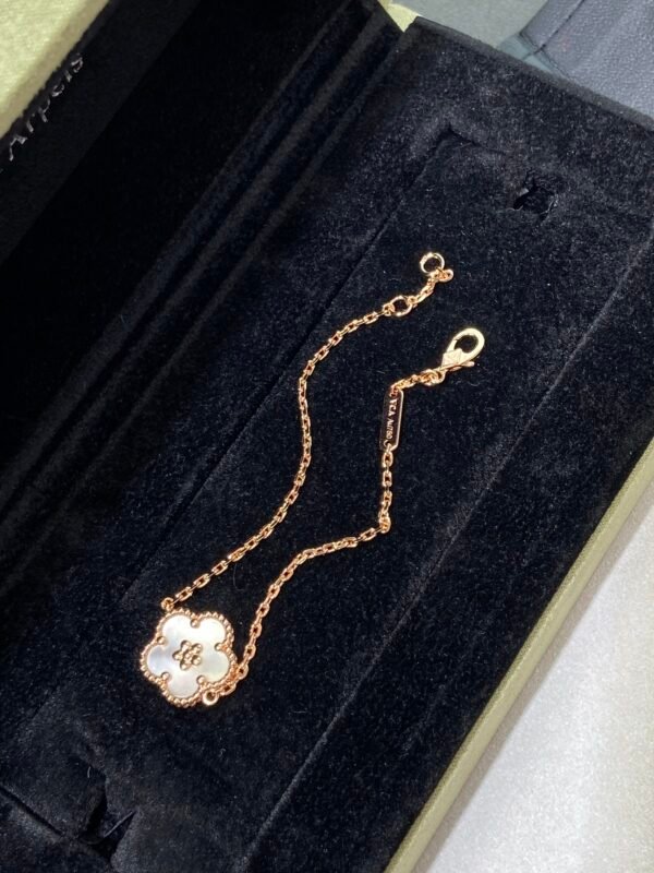 Van Cleef & Arpels. Lucky Spring bracelet, plum blossom