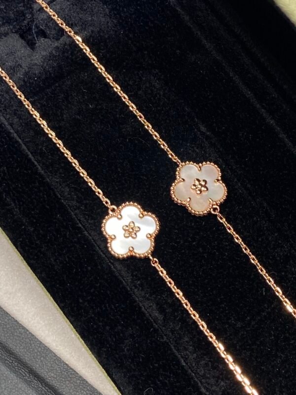 Van Cleef & Arpels. Lucky Spring bracelet, plum blossom