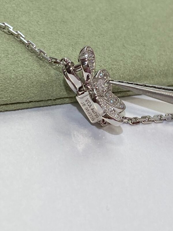 Van Cleef & Arpels. Frivole necklace, 9 flowers