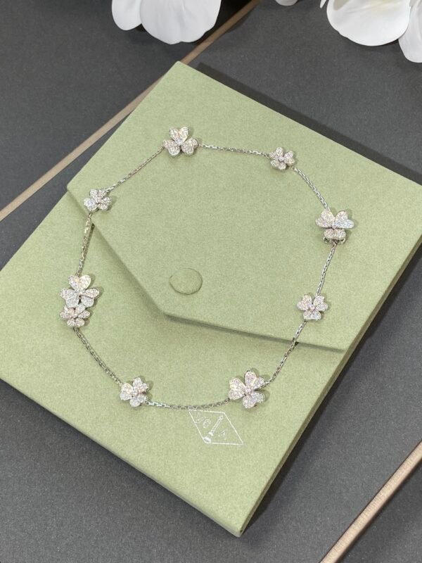 Van Cleef & Arpels. Frivole necklace, 9 flowers