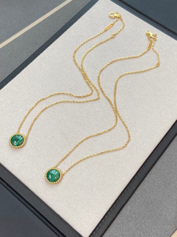 VanCleef & Arpels. Perlée couleurs pendant