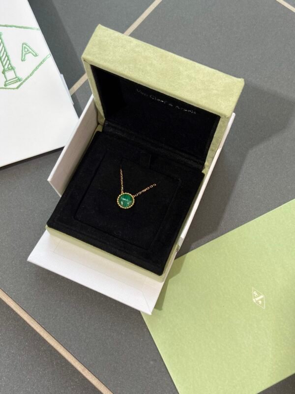 VanCleef & Arpels. Perlée couleurs pendant