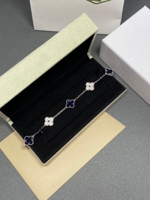 i1699879081_2820_0 Van Cleef & Arpels. Holiday Limited Edition 2023, 5 motifs