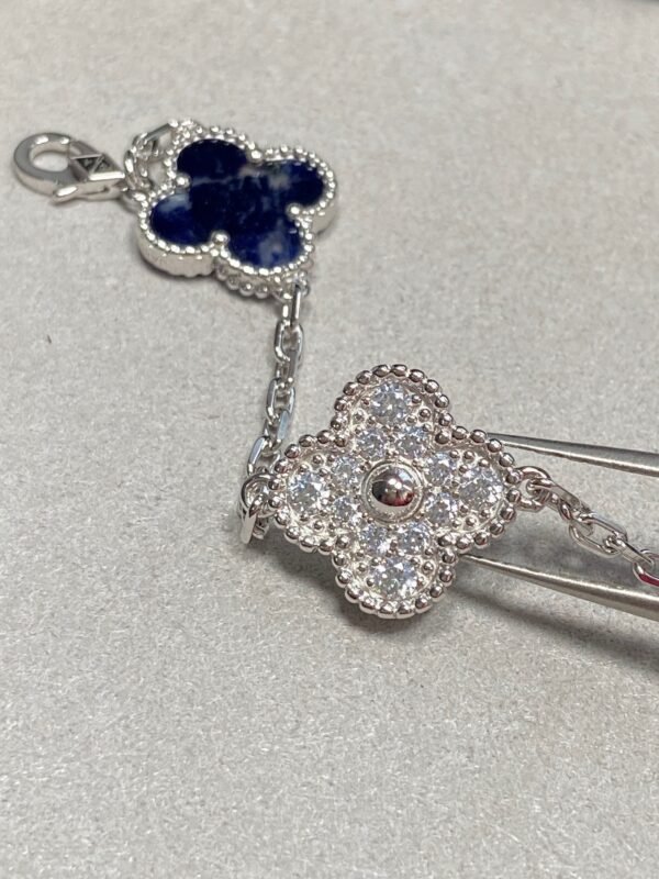 i1700121017_4630_0 Van Cleef & Arpels. Holiday Limited Edition 2023, 5 motifs