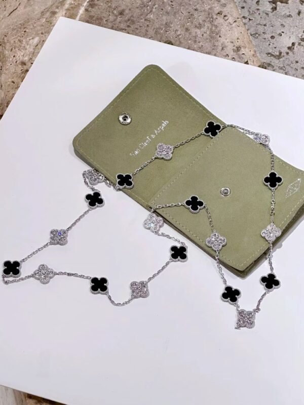 i1720760760_8299_3 Van Cleef & Arpels. Vintage Alhambra long necklace, 20 motifs