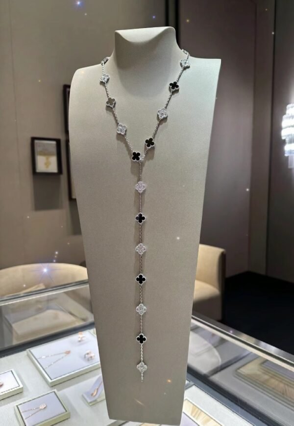 i1720760760_9183_2 Van Cleef & Arpels. Vintage Alhambra long necklace, 20 motifs