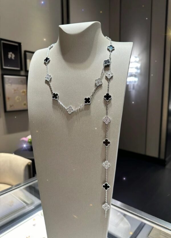 i1720760760_9533_1 Van Cleef & Arpels. Vintage Alhambra long necklace, 20 motifs