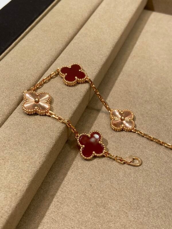 i1747660766411_2778_0_0 Van Cleef & Arpels. Vintage Alhambra bracelet, 5 motifs