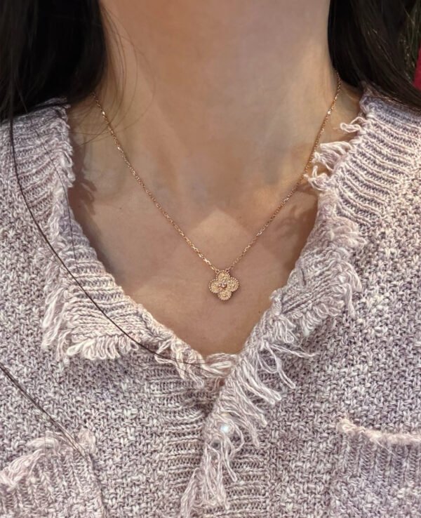 Van Cleef & Arpels. Vintage Alhambra pendant