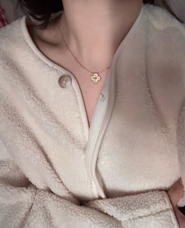 Van Cleef & Arpels. Vintage Alhambra pendant