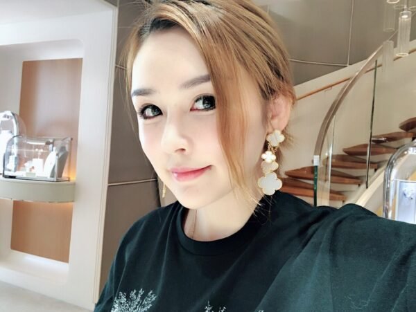 Van Cleef Arpels. Magic Alhambra earrings, 4 motifs