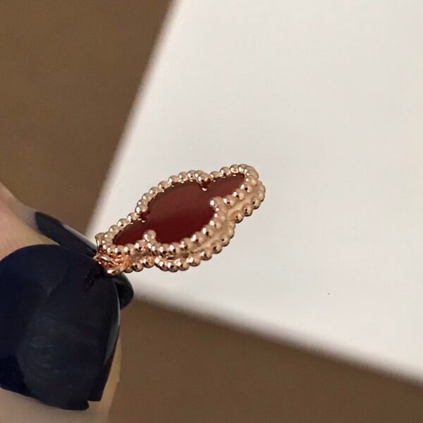 Van Cleef & Arpels. Vintage Alhambra pendant(Carnelian)