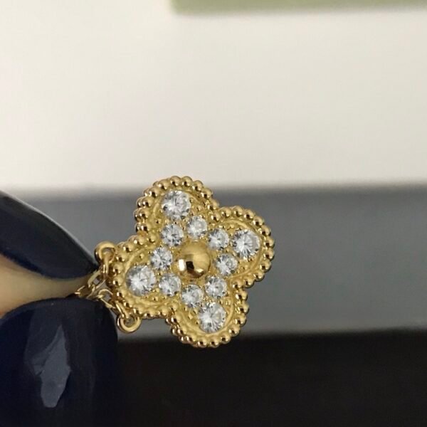 微信图片_20260103154606_162_4 Van Cleef & Arpels. Vintage Alhambra pendant (Diamond)