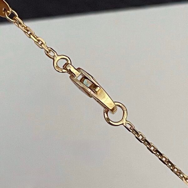 Van Cleef & Arpels. Vintage Alhambra pendant