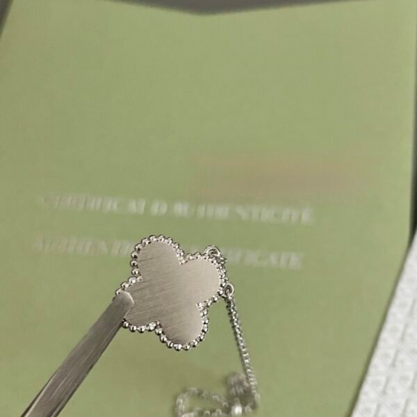 微信图片_20260107212220_224_4 Van Cleef & Arpels. Vintage Alhambra Diamond Two Tone Holiday Pendant 2022