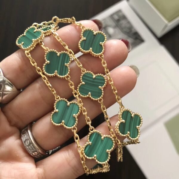 微信图片_20260109194605_238_4 Van Cleef & Arpels. Vintage Alhambra necklace, 10 motifs