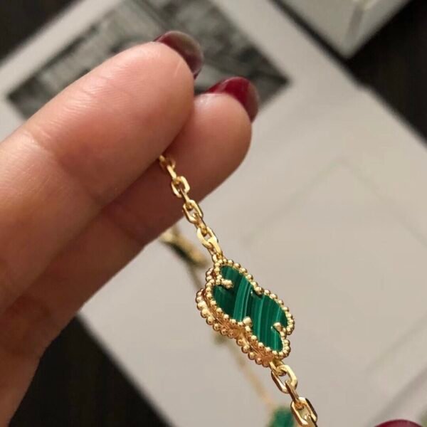 微信图片_20260109194609_241_4 Van Cleef & Arpels. Vintage Alhambra necklace, 10 motifs