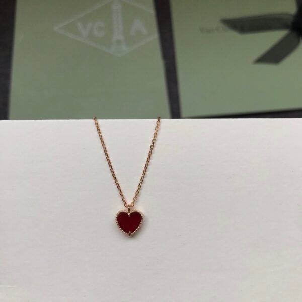 Van Cleef & Arpels. Sweet Hearts pendant